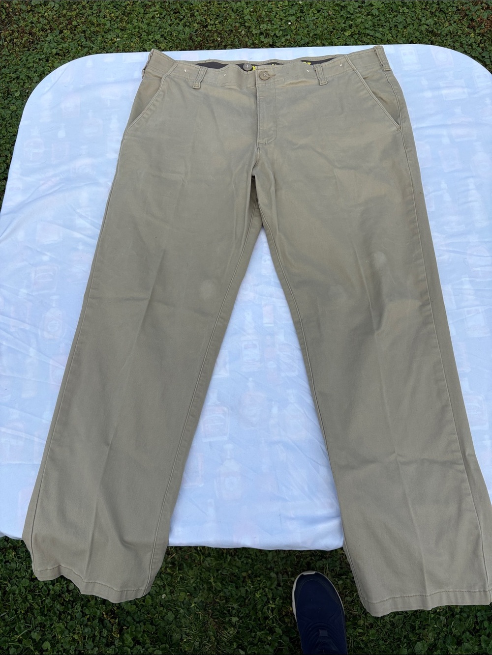 Lee Extreme Comfort Men's Tan Chino Pants